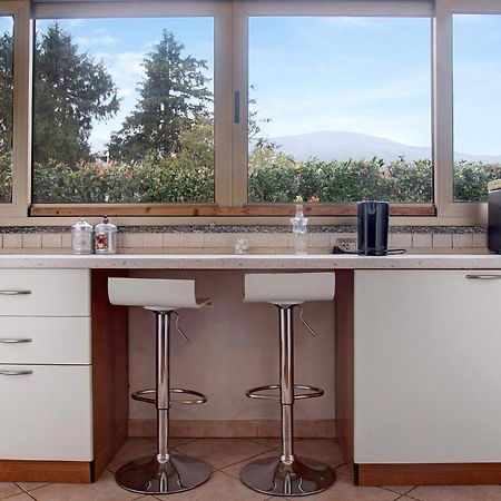 Casa Flora Apartment Porto Ceresio Bagian luar foto