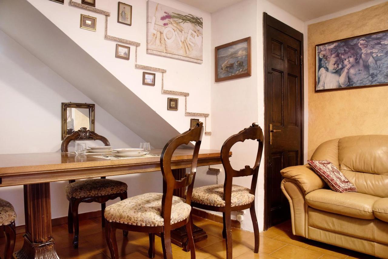 Casa Flora Apartment Porto Ceresio Bagian luar foto