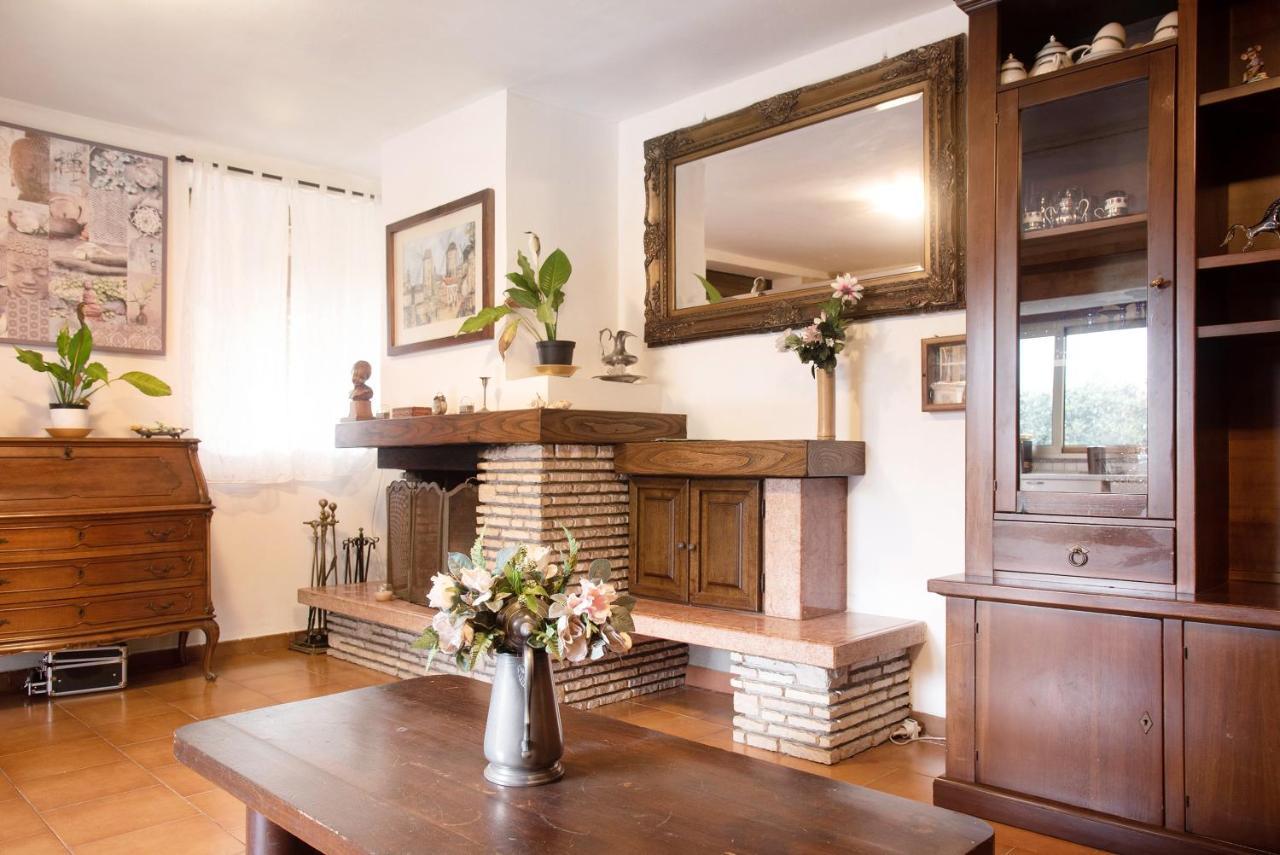 Casa Flora Apartment Porto Ceresio Bagian luar foto