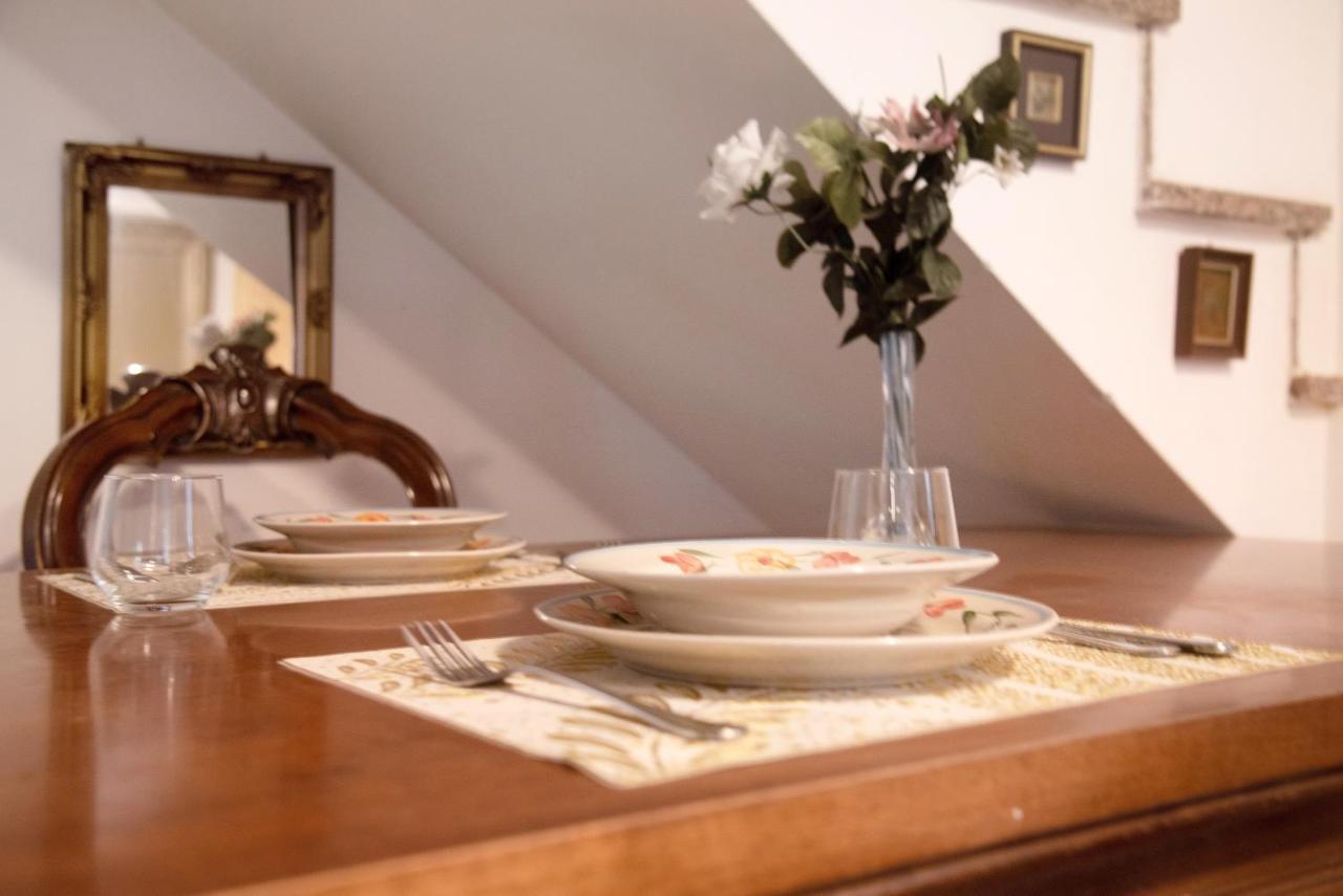 Casa Flora Apartment Porto Ceresio Bagian luar foto