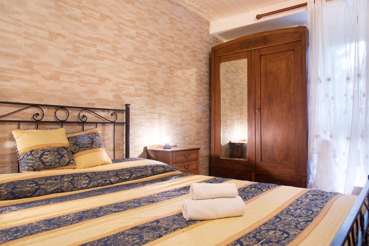 Casa Flora Apartment Porto Ceresio Bagian luar foto