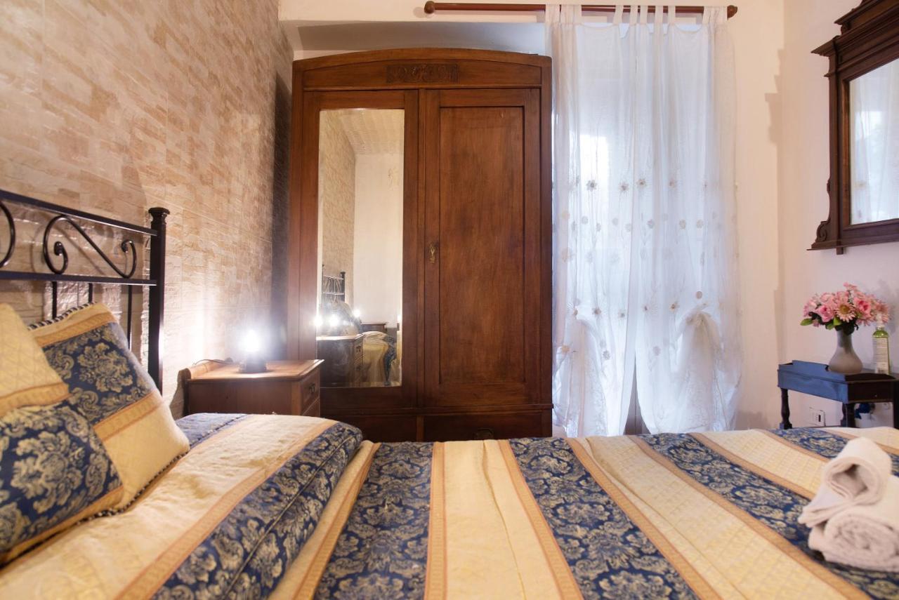 Casa Flora Apartment Porto Ceresio Bagian luar foto