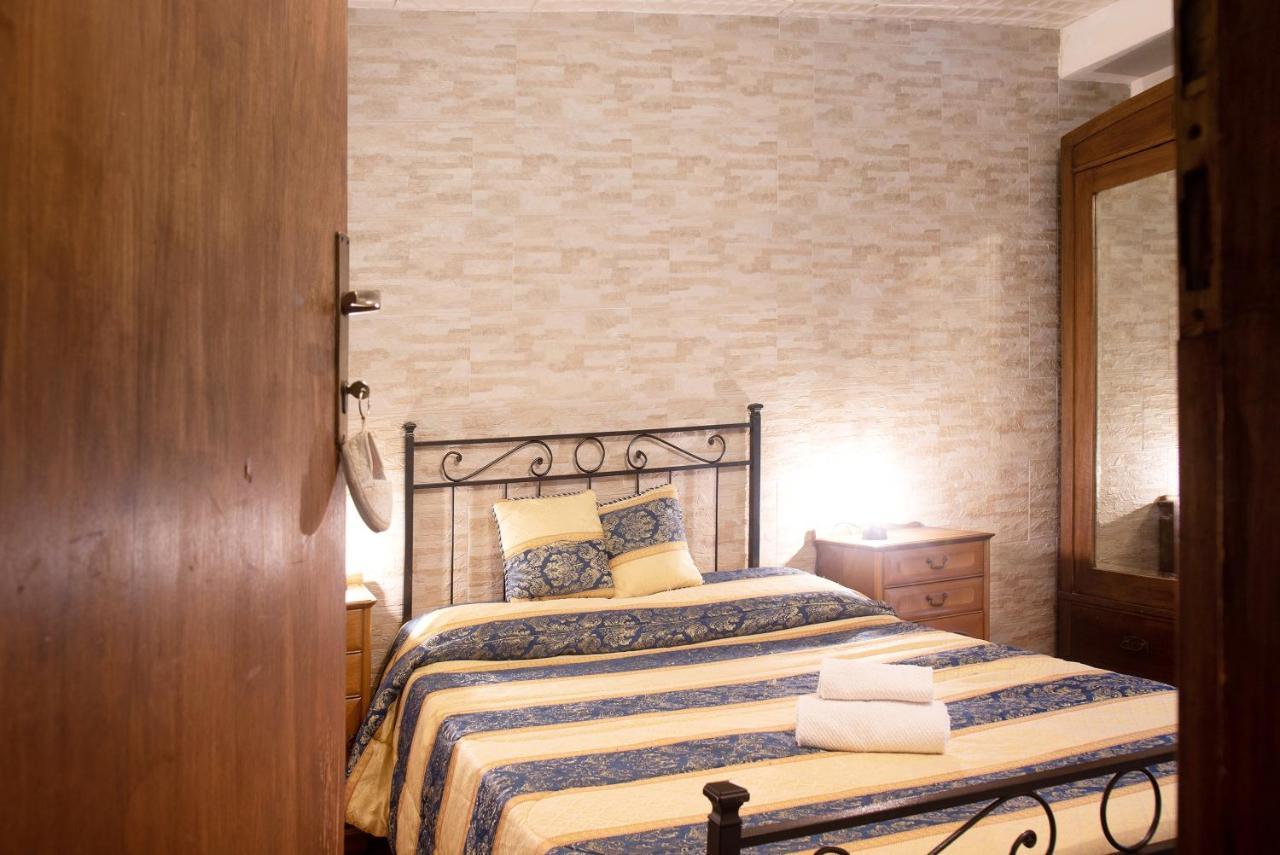 Casa Flora Apartment Porto Ceresio Bagian luar foto